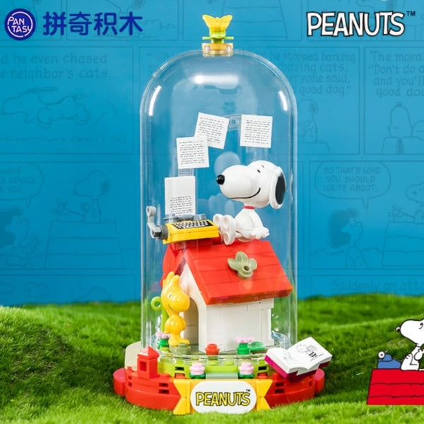 Front view of the Pantasy Snoopy Coffee Machine set in red house design